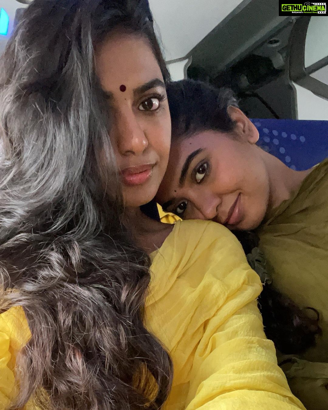 Shivathmika Rajashekar Instagram - Happy Birthday Akka Ji Garu🤍 Keep killing me with your unfunny jokes and painfully confusing fashion choices... You make my life verr nice♥️ Have a good day.. see ya in 25 minutes. Love you btw 👍🏽