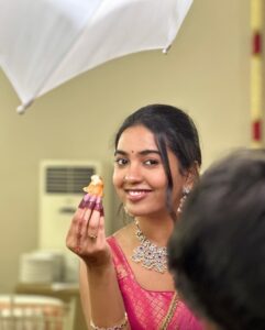 Shivathmika Rajashekar Instagram - Medhuva saapta medhu vada... 
Mass ah saapta Masala vada... 
Thank you, I’ll take your leave 🤓

Wearing @orafojewels @mayon_by_subhathracouture