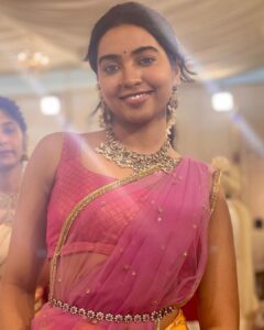 Shivathmika Rajashekar Instagram - Medhuva saapta medhu vada... Mass ah saapta Masala vada... Thank you, I’ll take your leave 🤓 Wearing @orafojewels @mayon_by_subhathracouture