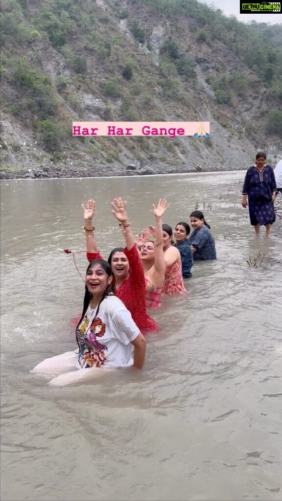 Shraddha Arya Instagram - A Long Due Trip To The Ganges! ❤️🧿 #GirlsTrip #Rishikesh #HarHarGange #Bridesmaid #Bachelorette