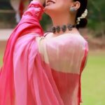 Shraddha Arya Instagram – Aur Wo Samjhe Nahi Ye Khamoshi Kya Cheez Hai ❤️
