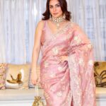 Shraddha Arya Instagram - Here’s a Dose of Rose !! STYLED BY:- @nehaadhvikmahajan . SAREE :- @neerusindia . JEWELLERY:- @vbhushan.adornments
