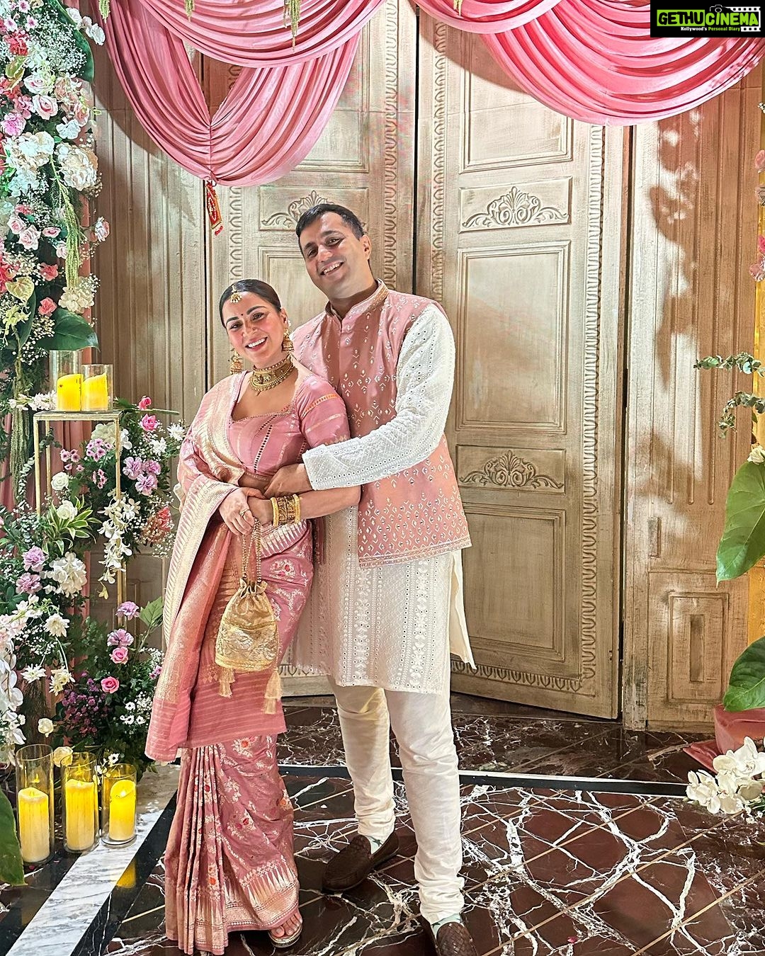 Shraddha Arya Instagram - 28.06.2023 #BestiesWedding ❤️ #PoojaKeHueDarshan