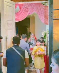 Shraddha Arya Instagram - 28.06.2023 #BestiesWedding ❤️ #PoojaKeHueDarshan