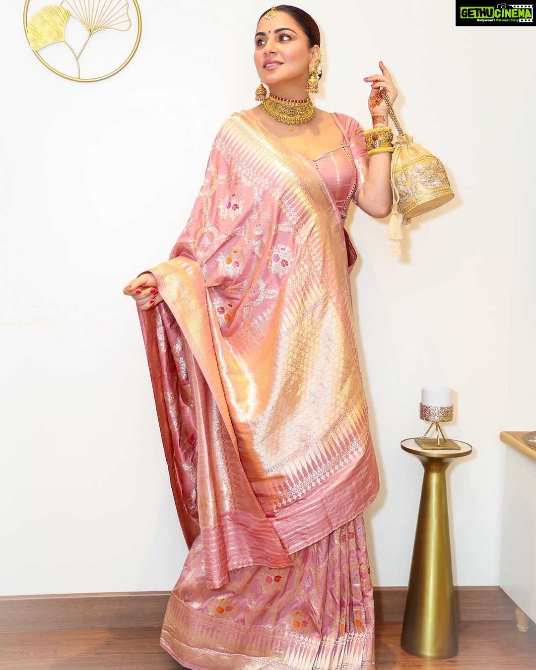 Shraddha Arya Instagram - Right from the start I knew that this is the look I want to flaunt at my Bestie’s wedding. Thank You, @kankatala_ For fulfilling my wish of dressing up in an Indian Gorgeous Silk Saree So So Damn Perfectly ❤️ #VeereDiWedding #PoojaKeHueDarshan #IndianSilkSaree Hair: @sangeeta.wagh_ Pictures: @pappu.gupta.549 @allboutcommunication @vedaxari ❤️