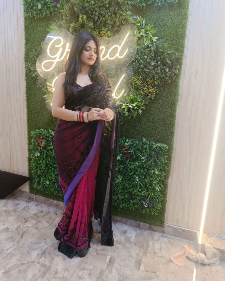 Shritama Mukherjee Instagram - And it's a wrap #bhaikishaadi #receptionlook #indianweddings ✨💗