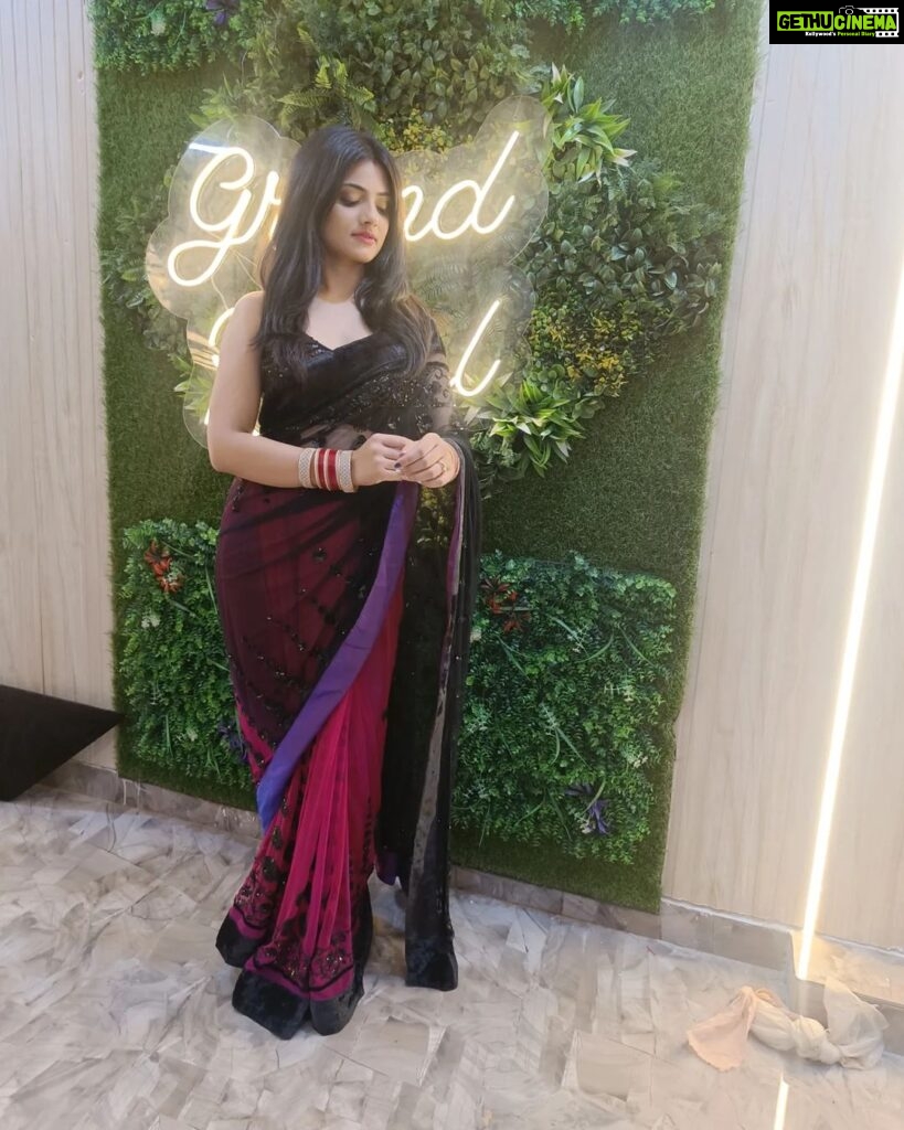 Shritama Mukherjee Instagram - And it's a wrap #bhaikishaadi #receptionlook #indianweddings ✨💗