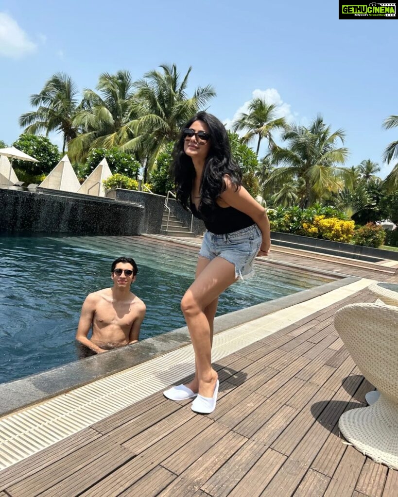 Shritama Mukherjee Instagram - Sun, water, and good vibes – that's all I need. 🧡 Planet Hollywood Beach Resort Goa