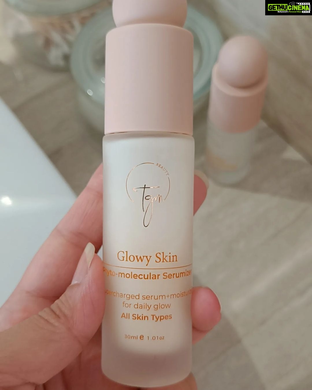 Shritama Mukherjee Instagram - Post-shower photo dump 🍑 #tuesdayvibes #selfcare #showerrituals #postshowerselfie #beauty #lifestyle #musicallife #lifeisgood #actor #entrepreneur #creator #influencer #instadaily #instamoment