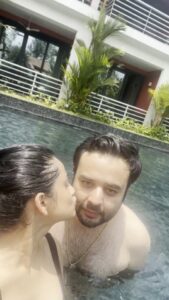 Shritama Mukherjee Instagram - This is my first vacation with @akash_r_sahni and his family. I love and appreciate how understanding and respectful everyone is about each other's space, likes and dislikes (not a very usual scene in Indian families). So happy to be a part of this #famjam. ❤️

#mifamilia #familyholiday #holidayinspo #goa #goavibes #funtimes #familybonding #famtime #trendingreels #instatrend