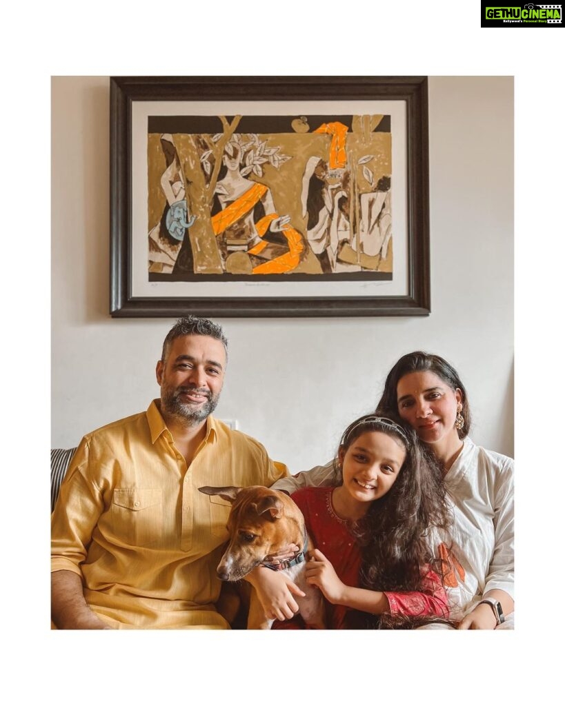 Shruti Seth Instagram - Eid Mubarak from all of us and MO! Love, light and peace ♥🐾 #eid #festival #family #shruphotodiary