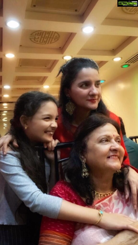 Shruti Seth Instagram - Reflections #mothers #daughters #family #shruphotodiary Ling's Pavillion