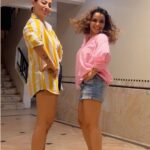 Shruti Ulfat Instagram - Yeh Sachi ghatnaon pe adharit hai 🤪😛 . . #chittybytes #chitrashirawat #comedyreel #reelfunny #relatablecontent #relatablecomic #friendshiphumor #shrutipanwar Mumbai, Maharashtra