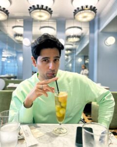 Sidharth Malhotra Instagram - When life gives you lemons, step into the limelight 😉