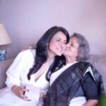 Simple Kaul Instagram - Life began with waking up and loving my mother’s face, and today I celebrate the woman who gave me everything. Thank you, Mom, for your unwavering love and support. And what better way to honor you than with beautiful jewellery from @CaratLane💜 Use code “CM52” and get 5% off on ALL diamond jewellery @CaratLane on min purchase of ₹15,000✨ #Ad #GiftACaratLane #MothersDay #CaratLane #KhulKeKaroExpress #MyCaratLaneStory