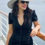 Simple Kaul Instagram - Scorching sun outside …. But Sea feel on my mind !