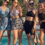 Simple Kaul Instagram - A happy Sunday with my girlies ♥️♥️♥️ @nirisha.basnett @diljotchhabra @satyaketi And that’s how we celebrated our 1st anniversary of #ZDMN 🤩 missed u @kaveripriyam_official 😘 #sunday #funday #girlies #friends #friendsreunion