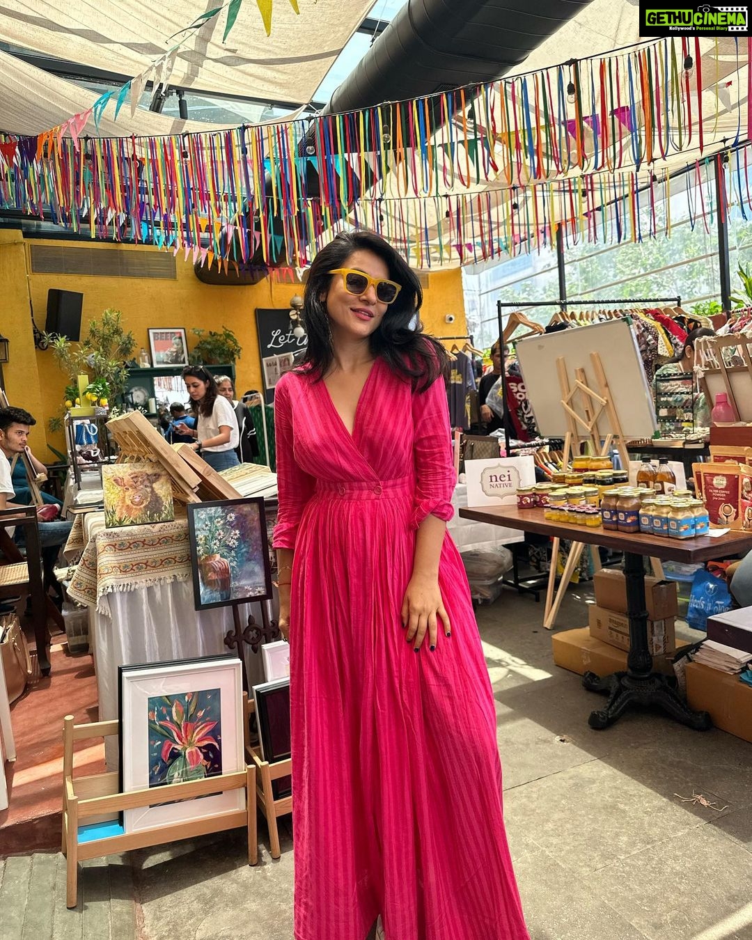 Simple Kaul Instagram - In excitement of our first Flea at @1bhkvashi Join Us For This Fun Flea and open mic plus live music !! 11 to 9pm Curated by @afleabythetree @tejukolhapure Open mic : @thebohemiaco 2:30 onwards Live music : @rosemarylfernandes 8:30 pm onwards #1bhkvashi #flea #navimumbai #vashi 1BHK VASHI