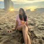 Simple Kaul Instagram – At the beach 🏖️ 
Sunset by 8 feels so good 

#beach #beachdairies #beachvibes #beachlife #beachtown #newjersey Long Beach, New Jersey