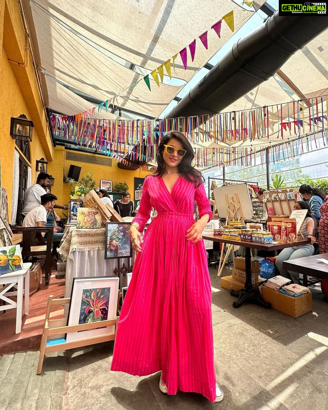 Simple Kaul Instagram - In excitement of our first Flea at @1bhkvashi Join Us For This Fun Flea and open mic plus live music !! 11 to 9pm Curated by @afleabythetree @tejukolhapure Open mic : @thebohemiaco 2:30 onwards Live music : @rosemarylfernandes 8:30 pm onwards #1bhkvashi #flea #navimumbai #vashi 1BHK VASHI