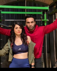 Simple Kaul Instagram - Happy birthday My dear friend !! You always make the frame look better & hotter 😀Thanku for your never ending  support & friendship . You motivate all of us to always up our game & do better . Waiting to work with u  again @shaalien_malhotra 💃 Cause working with u is fun 🤩 
Come back soon and we will celebrate your birthday 🥳