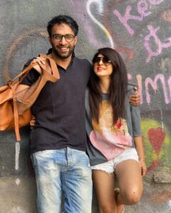Simple Kaul Instagram - Happy birthday My dear friend !! You always make the frame look better & hotter 😀Thanku for your never ending  support & friendship . You motivate all of us to always up our game & do better . Waiting to work with u  again @shaalien_malhotra 💃 Cause working with u is fun 🤩 
Come back soon and we will celebrate your birthday 🥳