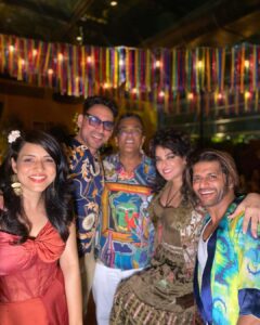 Simple Kaul Instagram - What a fab fab Portuguese carnival  organised my friend @saraarfeenkhan & her team  at @1bhkvashi yesterday !! It was so much funnnnn 🍻🍾🤩
Thanku @ahummingway @ahummingwayatelier for your lovely outfit 🍻