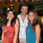 Simple Kaul Instagram - What a fab fab Portuguese carnival organised my friend @saraarfeenkhan & her team at @1bhkvashi yesterday !! It was so much funnnnn 🍻🍾🤩 Thanku @ahummingway @ahummingwayatelier for your lovely outfit 🍻 1BHK VASHI