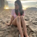 Simple Kaul Instagram – At the beach 🏖️ 
Sunset by 8 feels so good 

#beach #beachdairies #beachvibes #beachlife #beachtown #newjersey Long Beach, New Jersey