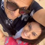 Smita Bansal Instagram - @stashamohla refused to shoot our reel, so we had to improvise. @ankushmohla ❤️ #jaaduhilagezindagi #holiday #travel #oceancity #husbandandwife #love