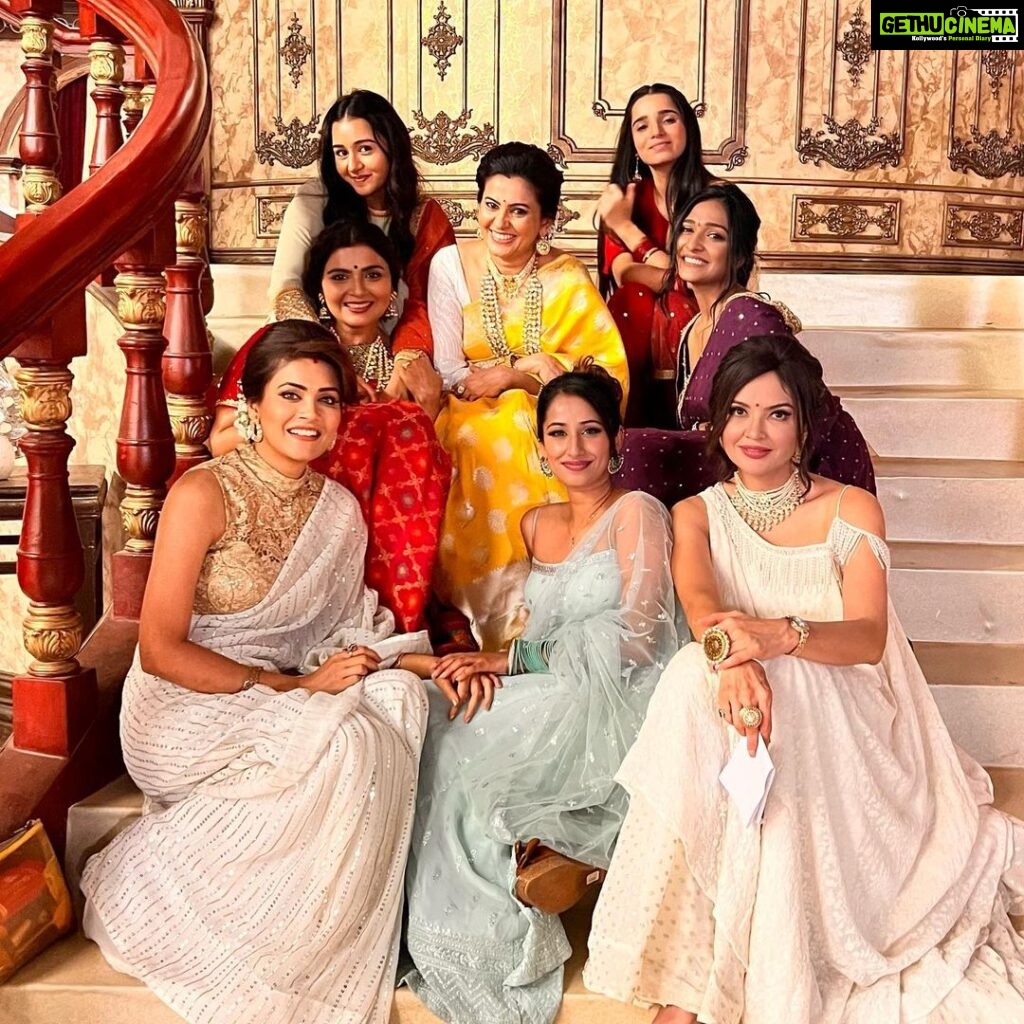 Smita Bansal Instagram - Women power… #bhagyalakshmi women #smilingfaces #womenpower