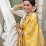 Smita Bansal Instagram - Hello sunshine ☀️ #sunshine #yellow #positivity #sareelove #indianwear