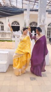 Smita Bansal Instagram - When some people pack up early.. and we shoot all day. 😜😝🥰 #bhagyalakshmi #coactors #lakshmi #neelam #friends #worklife