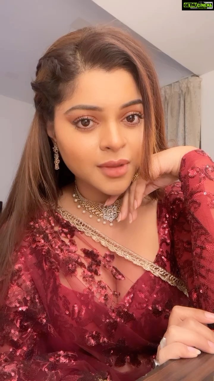 Sneha Wagh Instagram - Chaan ke Mohalla Saara Dekh Liya 🤭 . . . #bollywoodsongs #bollywood #reels #reelsinstagram #reelsvideo #reelkarofeelkaro #reelitfeelit #Ssnehawagh #sarangesneha #snehawagh