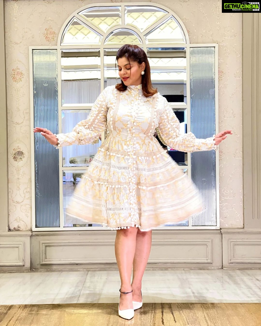 Sneha Wagh Instagram - I'm too busy dancing...on my own tunes! π€ . . π: @fashionstruc π: @bageecha_bytouchofclass . . #selflove #loveyourself #stylefile #lookbook #sarange #sarangesneha #snehawagh #ssnehawagh