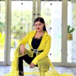 Sneha Wagh Instagram - I've got dreams to chase, not people to impress! . . 👗: @fashionstruc 📍: @bageecha_bytouchofclass . . #bosslady #feminineenergy #strongwoman#stylefile #lookbook #sarange #sarangesneha #snehawagh #ssnehawagh