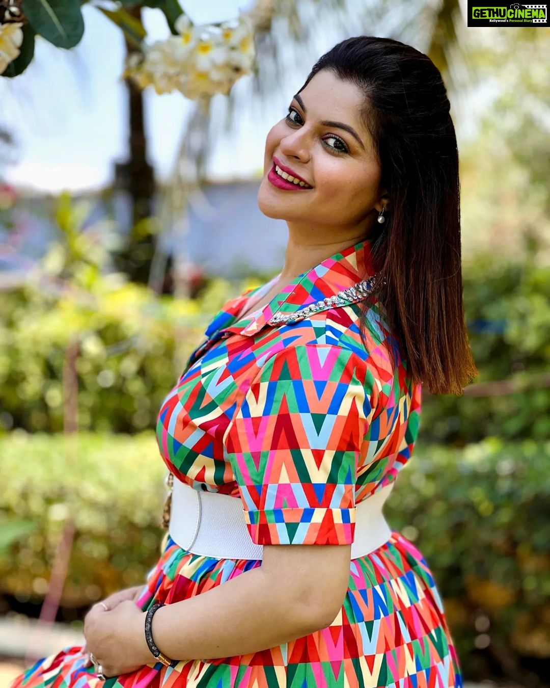 Sneha Wagh Instagram - If you have a soul that's shining bright, you don't need a spotlight ever... Trust your soul and own the world! . . 👗: @fashionstruc 📍: @bageecha_bytouchofclass . . #selflove #loveyourself #fridayfeeling #fyp #ootd #sarange #sarangesneha #snehawagh #ssnehawagh