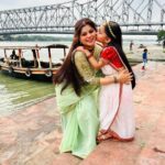 Sneha Wagh Instagram - Protima Ki Neerja Excited? #neerjaeknayipehchaan #myravaikul #snehawagh Howrah Bridge