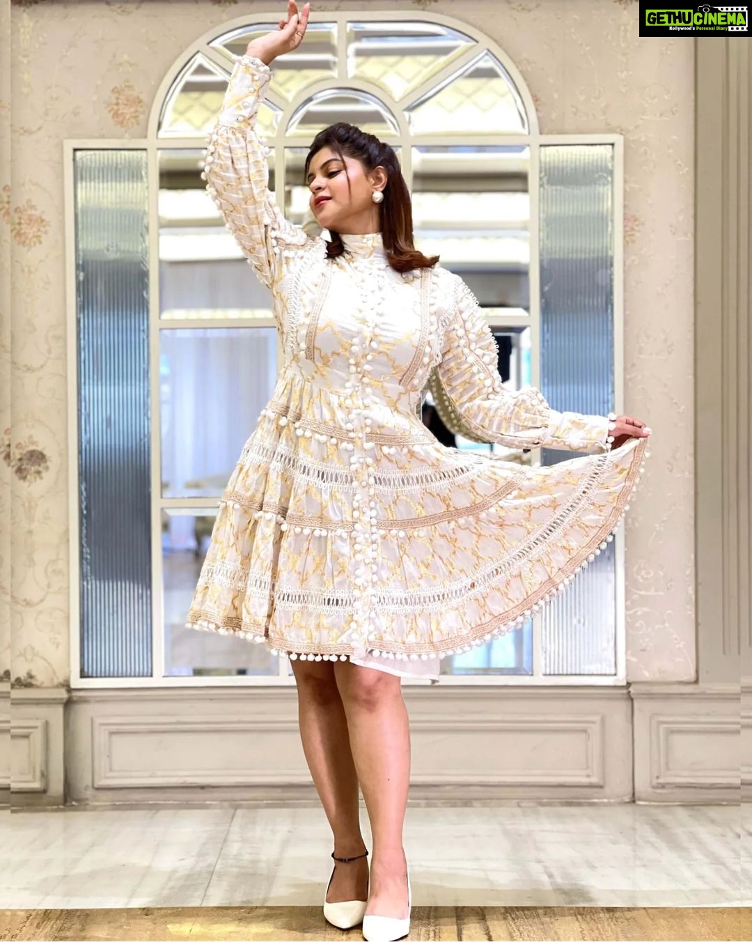 Sneha Wagh Instagram - I'm too busy dancing...on my own tunes! π€ . . π: @fashionstruc π: @bageecha_bytouchofclass . . #selflove #loveyourself #stylefile #lookbook #sarange #sarangesneha #snehawagh #ssnehawagh