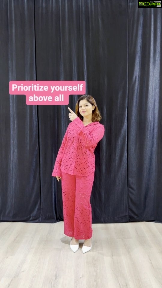 Sneha Wagh Instagram - Kisi Mahaan Vyakti Ne Kahaa Hain… Khudse Pyaar Karo 💝 . . #selflove #loveyourself #reels #reelkarofeelkaro #reelitfeelit #sarange #sarangesneha #snehawagh #ssnehawagh