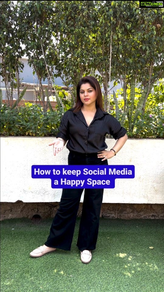 Sneha Wagh Instagram - Learn. Share. Grow. π Afterall, Social Media should be all about sharing what you believe & spreading positivity! So why not make it a Happy Place for all π . . #WorldSocialMediaDay #SocialMediaDay2023 #happyplace #positivity #reelsinstagram #reelkarofeelkaro #reelitfeelit #sarange #sarangesneha #snehawagh #ssnehawagh