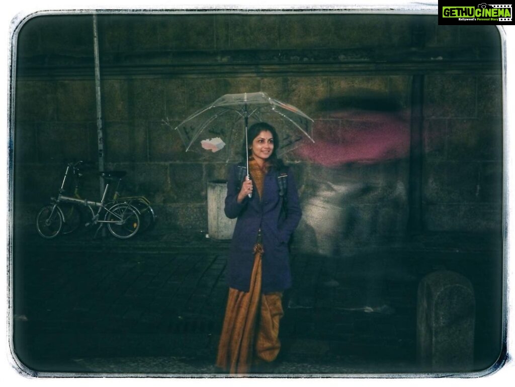 Sriti Jha Instagram - #sari #prague #throwback #solitarytraveller