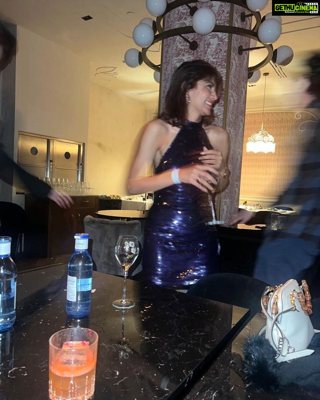 Sriti Jha Instagram - Stages of a party girl- a story in pictures 📸 @arjitaneja