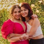 Sriti Jha Instagram - And some days are just to declare how much I love @maanvigagroo #mywonderwall