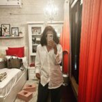 Sriti Jha Instagram – सफ़ेद क़मीज़