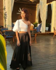 Sriti Jha Instagram - She gave me pockets 
Styled by @stylebysaachivj