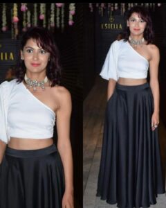 Sriti Jha Instagram - She gave me pockets 
Styled by @stylebysaachivj