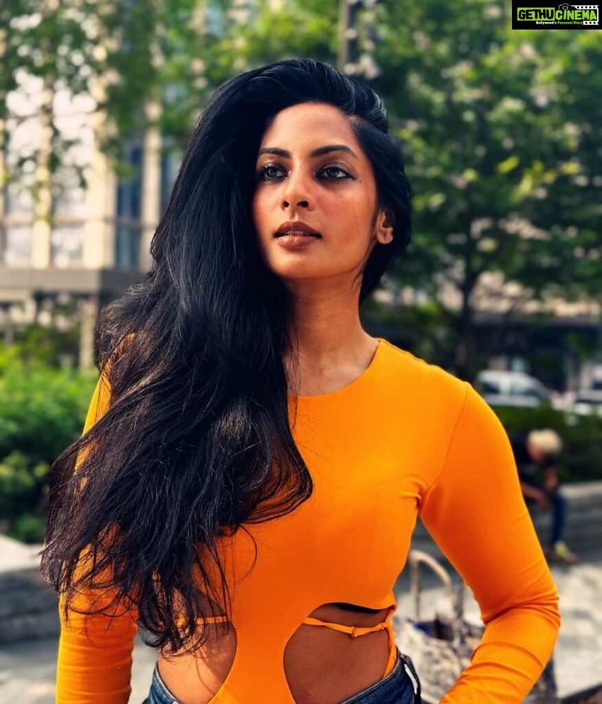 Sriya Reddy Instagram - Orange the new everything !