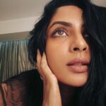 Sriya Reddy Instagram – Waiting for shoot to start …. Just being bored 😐