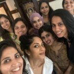 Sriya Reddy Instagram – The great gift of life is friendship and I have received it ! I have known Each of them from school and they have defined my childhood in so many ways ! Each one of them hold such beautiful memories which I can hold on forever and cherish them . Some definitely very embarrassing ,but i feel so happy when I’m with them . So proud of each one of them and what they have achieved in their lives. Sound definitely had to be switched off 🙈